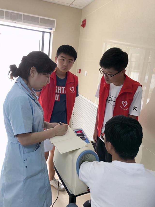 西安石油大學(xué)校醫(yī)院黨支部：夯實(shí)黨建責(zé)任 護(hù)航師生健康