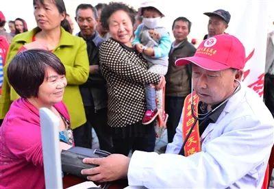 【訪惠聚】奇臺縣：黨建引領(lǐng)基層治理 提升居民幸福指數(shù)（黨建引領(lǐng)基層治理 凝心聚力為民服務(wù)）